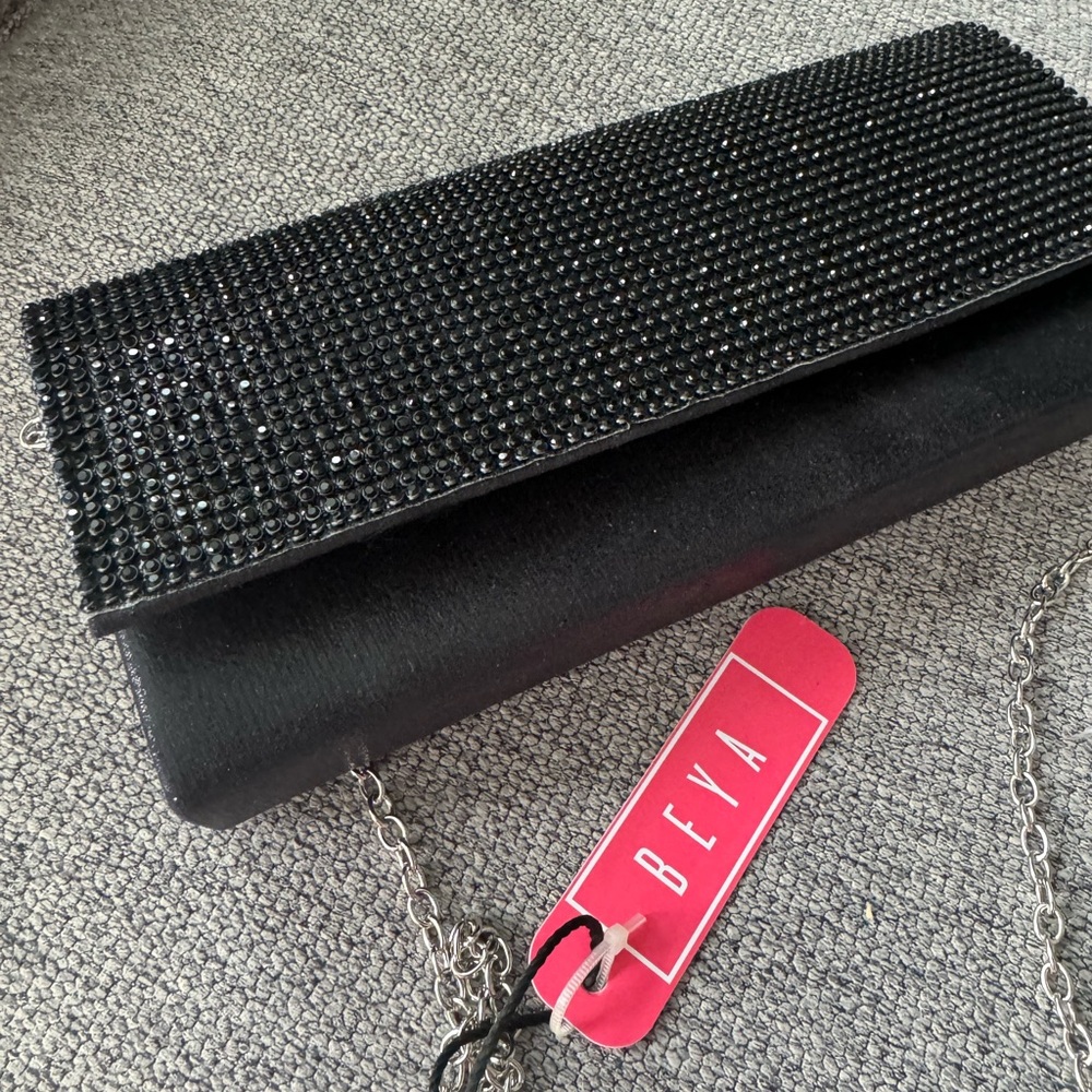 Clutch Bag Color Black with Silver Tone Chain - Picture 4 of 4